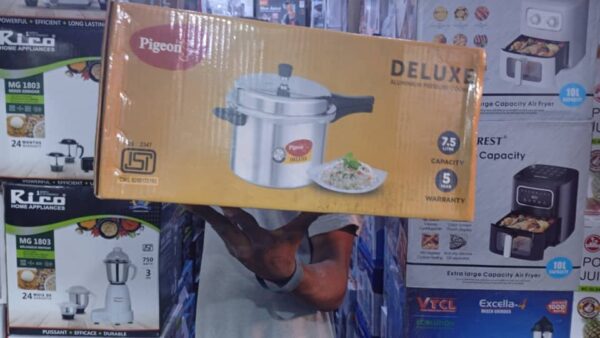 Pigeon Deluxe Pressure Cooker 7.5L